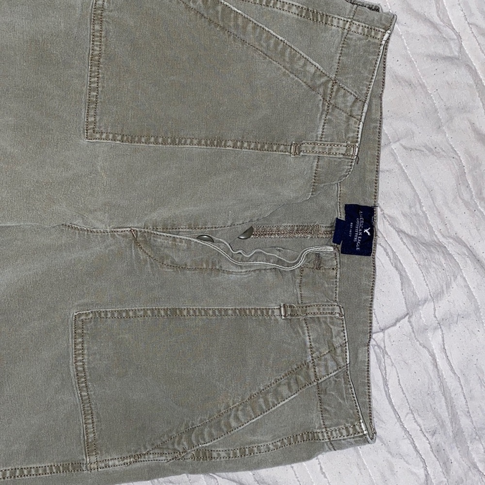 Cute army green American eagle pants.